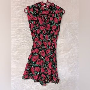Katie black and red rose floral sleeveless mini dress. Small
